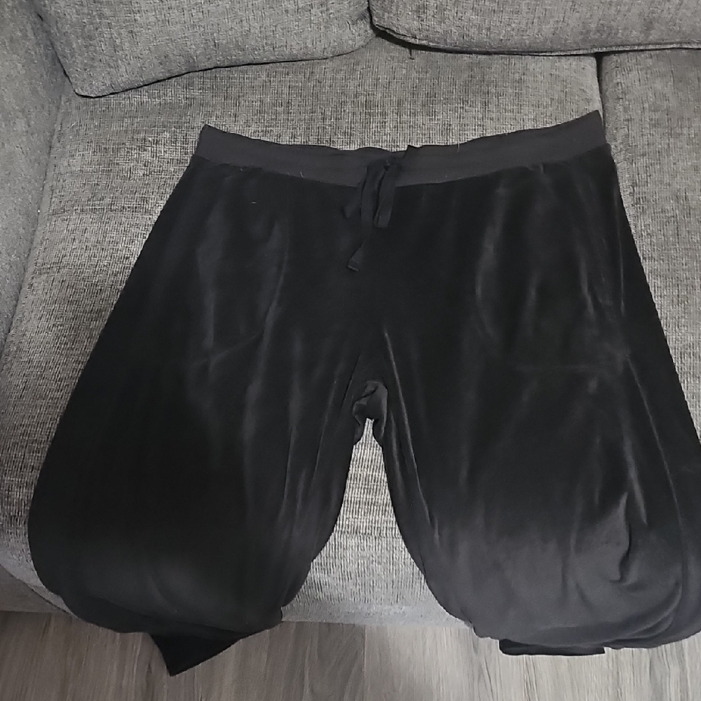 Secret Treasures Black Athletic Shorts with Relaxed Fit